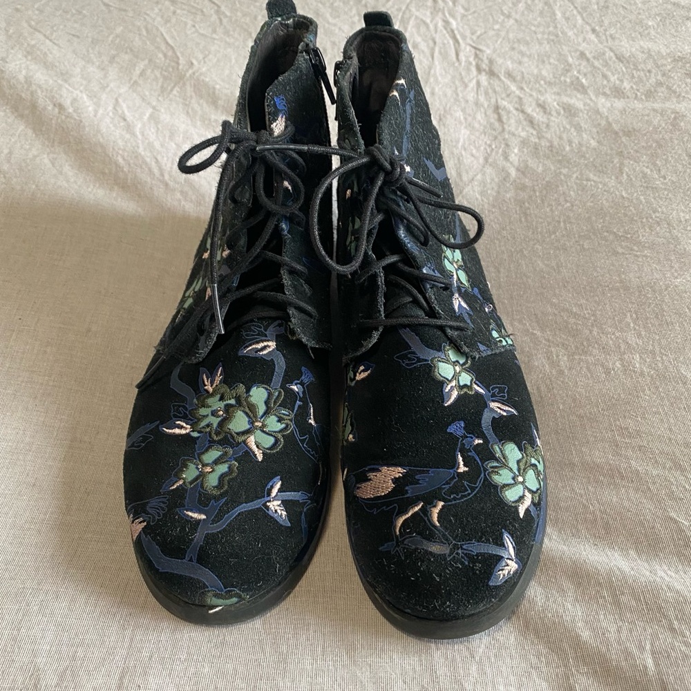 Camper Twins Suede Black and Blue Floral Ankle Boots Size 41 (US 10) - Picture 3 of 13